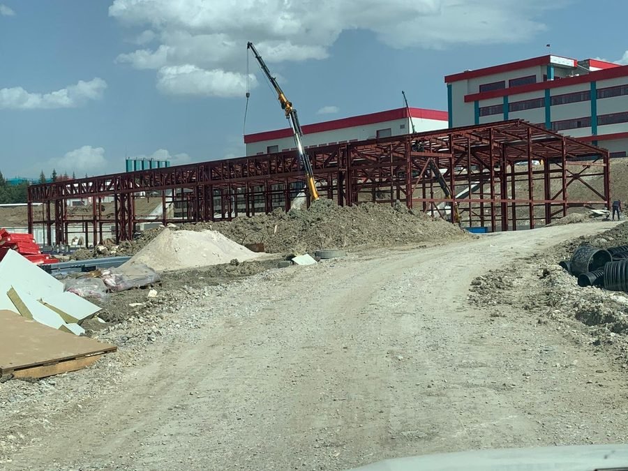Industrial Hangar Design: Span, Load and Crane Calculations